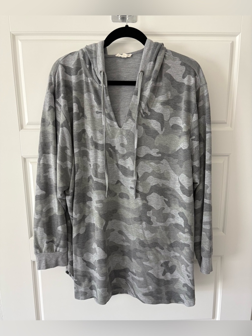 Jane and Delancey Gray Camo Lightweight Pullover Hoodie Size 2X